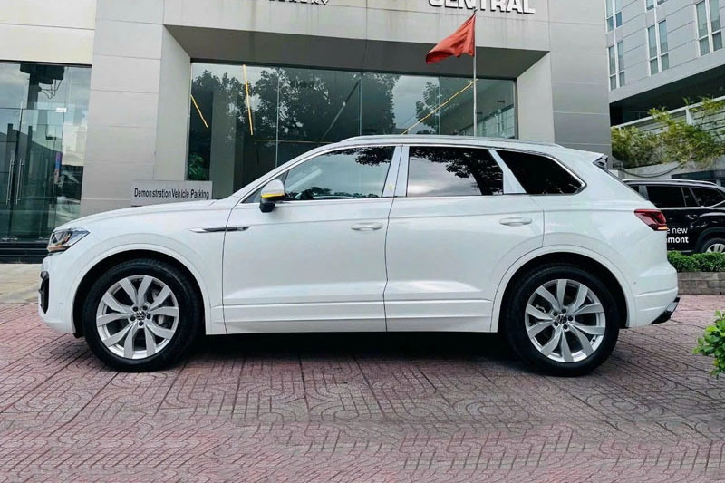 Đối thủ của Mercedes-Benz GLC giảm giá 400 triệu đồng tại Việt Nam