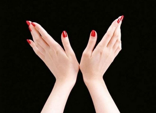 Những cách đơn giản giúp tạm biệt đôi bàn tay khô nứt nẻ