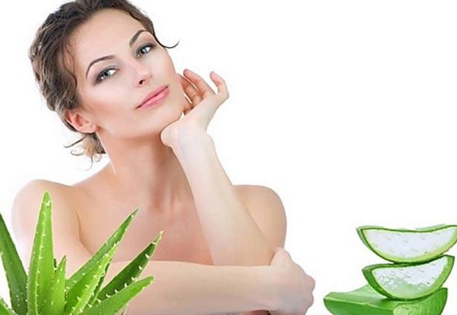 Da mềm mại trắng hồng nhờ dưỡng bằng nha đam