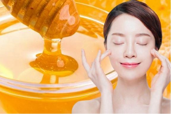 Tạm biệt da khô nứt nẻ mùa đông chỉ bằng mật ong