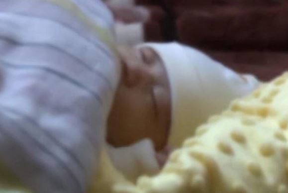 Vợ ngoại tình sinh con với nhân tình, hành động của người chồng khiến chị suy sụp