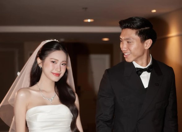 Bà xã Đoàn Văn Hậu đáp trả khi bị nói chỉ biết ăn chơi