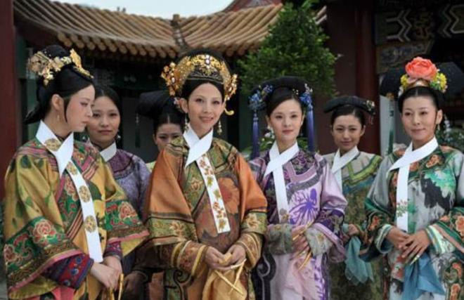 Thị phi chốn hậu cung khiến hoàng đế phiền lòng, nhưng thời Thanh lại có 2 chính sách khiến hậu cung đã yên ổn hơn nhiều