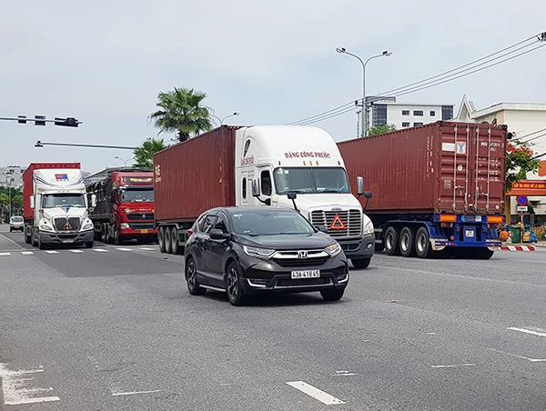 hạ tầng giao thông của TP Đà Nẵng tuy đã được đầu tư khá đồng bộ nhưng vẫn chưa đáp ứng được nhu cầu phát triển của dịch vụ logistics.