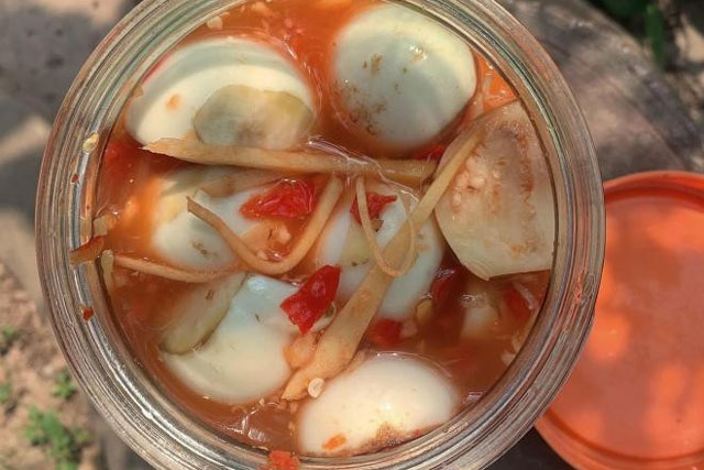 Cách làm món cà muối ngon, không hỏng hay nổi váng, đây là công thức bà nội trợ có thể tham khảo