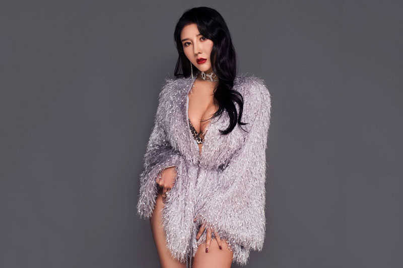 Hot girl sở hữu chiều cao 1m78, số đo ba vòng 103-66-100cm