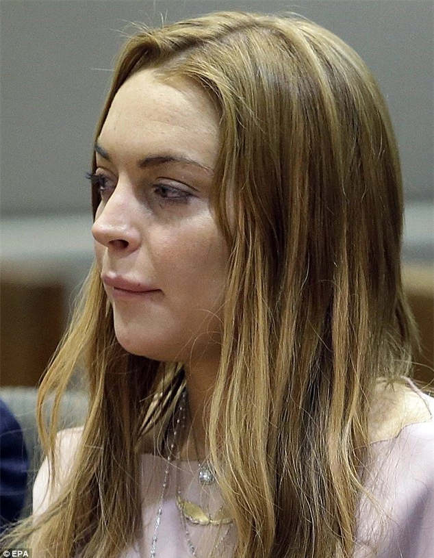Những hình ảnh này của Lindsay Lohan khiến công chúng vừa chán ngán, vừa xót thương cho một thần tượng từng là người xinh đẹp và tài năng nhất trong lòng mình