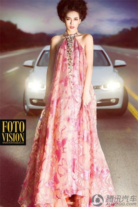 Kiều nữ trắng muốt bên BMW ảnh 6