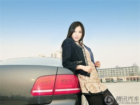 Thiếu nữ cực xinh bên xế hộp Volkswagen ảnh 16