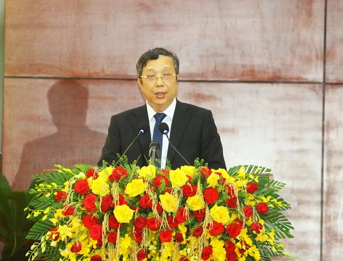 Thứ trưởng Bộ NN&PTNT Hoàng Trung phát biểu tại hội thảo.