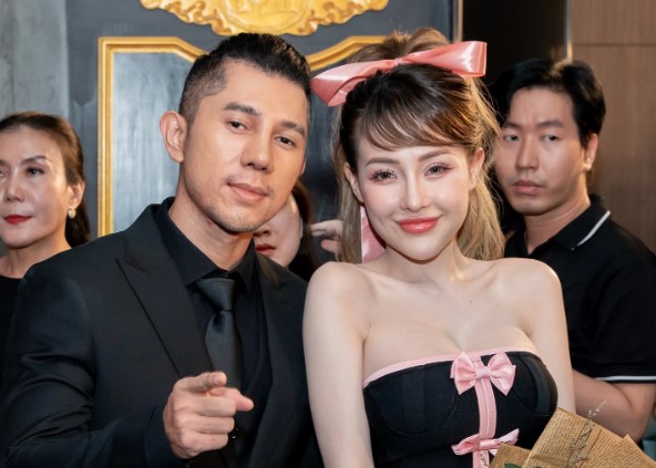 Ngân 98 'hở bạo' nhưng khi đứng cạnh mỹ nhân này vẫn lép vế hoàn toàn