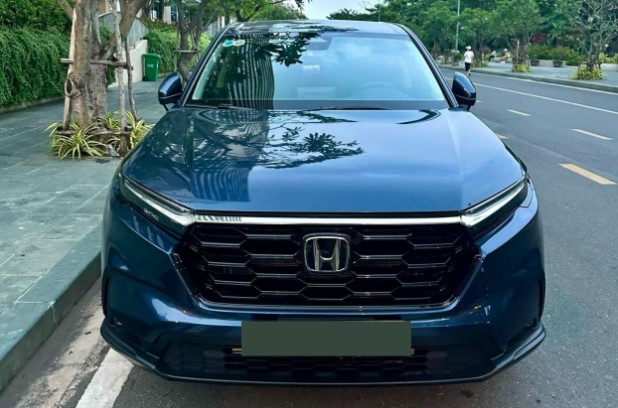 Lăn bánh vỏn vẹn chưa đầy 50 km, Honda CR-V 2024 đầu tiên lên sàn xe cũ với giá khó tin