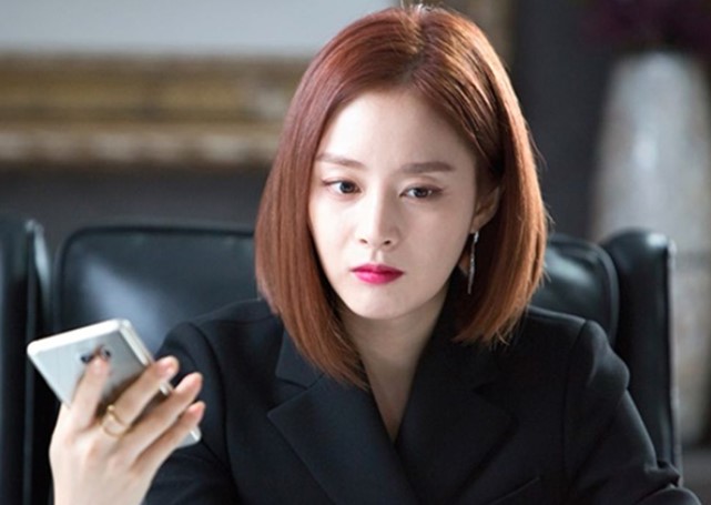 Ngày em trai bỏ nhà đi, em dâu trách tôi vì đã cho nhiều tiền