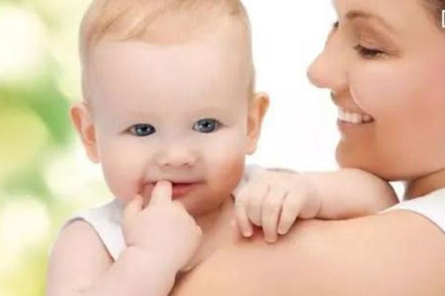 Tại sao một đứa trẻ mới sinh lại nhận ra được mẹ của mình?