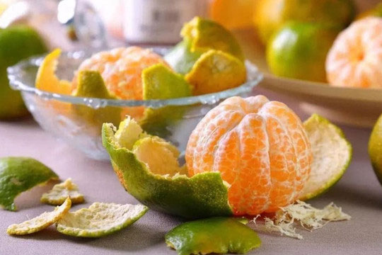 Rượu mà đổ vào vỏ cam thì sẽ như thế nào? Nếu biết trước những tác dụng này sớm hơn thì tốt biết mấy