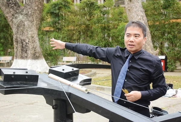 Bài 3: Quyết tâm phục dựng lại nỏ thần trong truyền thuyết