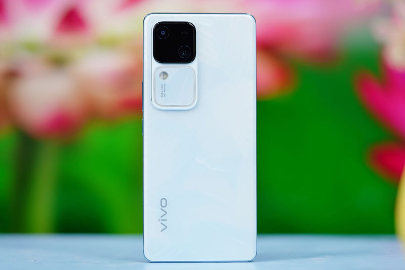 Vivo ra mắt 2 smartphone cấu hình ‘khủng’, sạc 80W, giá từ 7,51 triệu đồng