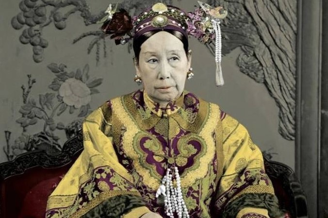 Sau khi T&#x1EEB; Hi th&#xE1;i h&#x1EAD;u b&#x103;ng h&#xE0;, l&#x1ED9; di&#x1EC7;n c&#x103;n ph&#xF2;ng b&#xED; m&#x1EAD;t ch&#x1EE9;a v&#xF4; s&#x1ED1; v&#x1EAD;t b&#xE1;u