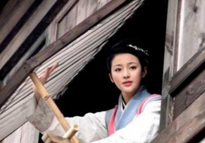 'Thà lấy một cô gái điếm tốt còn hơn là một cô vợ vượt tường', người vợ vượt tường là gì mà bị người khác ghét bỏ?