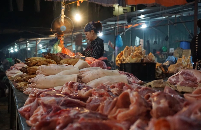 Giá sản phẩm chăn nuôi không tăng đột biến dịp Tết