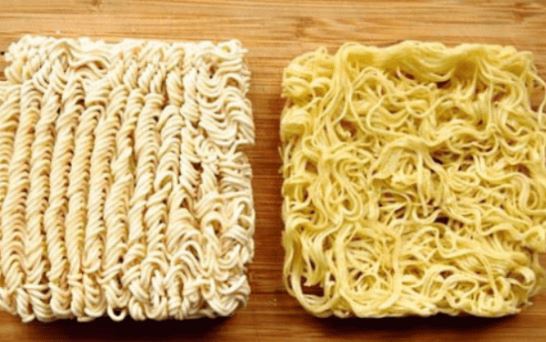 Ăn mì gói trong nhiều năm giờ tôi mới nhận ra có sự khác biệt lớn giữa mì chiên và mì không chiên