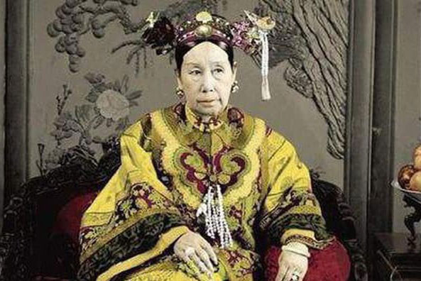 M&#xF3;n &#x103;n y&#xEA;u th&#xED;ch c&#x1EE7;a T&#x1EEB; Hi trong su&#x1ED1;t 10 n&#x103;m, khi bi&#x1EBF;t &#x111;&#x1B0;&#x1EE3;c th&#xE0;nh ph&#x1EA7;n, Th&#xE1;i h&#x1EAD;u &#x111;&#xE3; x&#x1EED; t&#x1EED; &#x111;&#x1EA7;u b&#x1EBF;p ngay l&#x1EAD;p t&#x1EE9;c