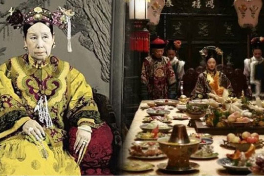 T&#x1EEB; Hy Th&#xE1;i H&#x1EAD;u d&#xF9; &#x103;n qua v&#xF4; s&#x1ED1; s&#x1A1;n h&#xE0;o v&#x1EAB;n c&#xF3; 2 m&#xF3;n kh&#xF4;ng d&#xE1;m &#x103;n, h&#x1EAD;u th&#x1EBF; l&#x1EA1;i khen ngon