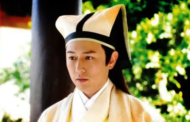 'Đàn ông xem mũi nữ xem môi, cả đời phú quý ít thị phi', câu nói này có nghĩa là gì?