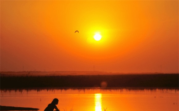 3-nhung-kieu-nguo-se-mang-lai-giau-co-tai-loc-ngoisaovn-w735-h459 1 người này thường gặp may mắn, may mắn, tài lộc