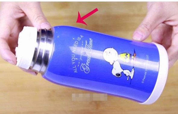 Đừng vứt bình giữ nhiệt cũ, cất ở nhà biến thành “bảo bối” giá trị, chồng bảo tiết kiệm mà thiết thực