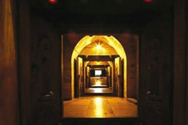 Giải mã bí ẩn ngọn đèn cháy hàng nghìn năm trong các Kim tự tháp, đổ nước hay thổi gió cũng không bao giờ tắt