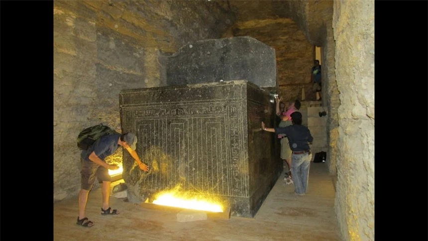 Bí ẩn về quan tài khổng lồ của đền Saqqara Serapeum ở Ai Cập- Ảnh 1.