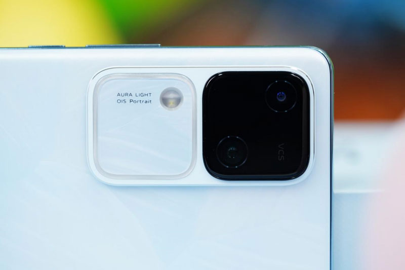 Ảnh chi tiết Vivo S18 5G: Chip Snapdragon 7 Gen 3, RAM 16 GB, sạc 80W, giá rẻ bất ngờ