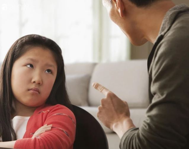 Nói rát cổ mà con vẫn giả vờ điếc, đừng vội đánh mắng vì nguyên nhân sâu xa có thể từ chính bố mẹ
