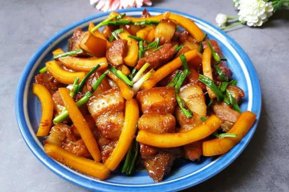 B&#xED; quy&#x1EBF;t l&#xE0;m m&#xF3;n th&#x1ECB;t kho c&#xF9;i d&#x1EEB;a b&#xE9;o b&#xF9;i ng&#x1EAD;y cho ti&#x1EBF;t tr&#x1EDD;i se l&#x1EA1;nh