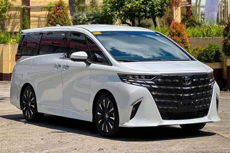 Cận cảnh ‘chuyên cơ mặt đất’ Toyota Alphard 2023, giá từ 4,370 tỷ đồng tại Việt Nam