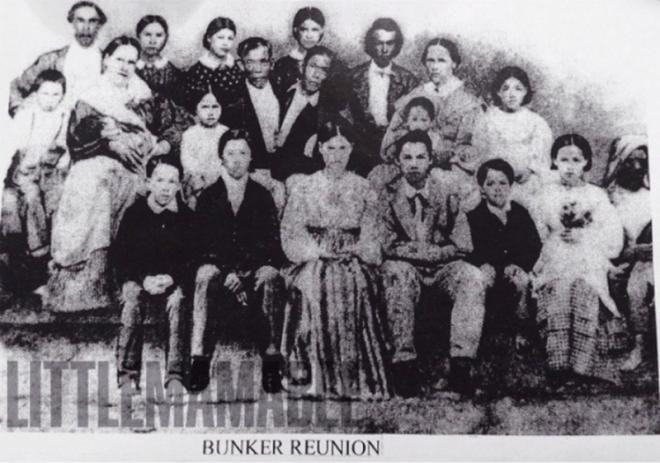 Cuộc sống vợ chồng kỳ lạ của hai anh em dính liền thân kết hôn với cặp chị em song sinh cho ra đời 22 người con