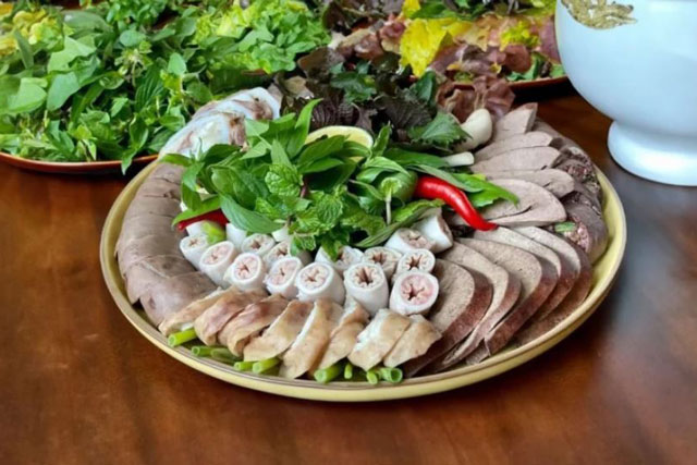 Lòng lợn là món ngon nhưng có 4 nhóm người tuyệt đối không được động đũa