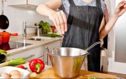 Lỡ tay nêm món nào cũng mặn đắng cứ dùng thứ này, bao nhiêu muối cũng bị hút hết
