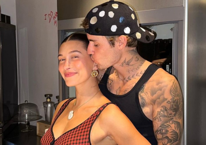 Bà xã Justin Bieber "flex" căn bếp trong siêu biệt thự 3000m2: Xài toàn đồ sang xịn, máy pha cà phê hơn 120 triệu đồng