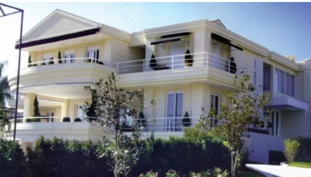 Không phải Ronaldinho, huyền thoại Brazil này phải bán rẻ biệt thự 200 tỷ vì nợ nần chồng chất