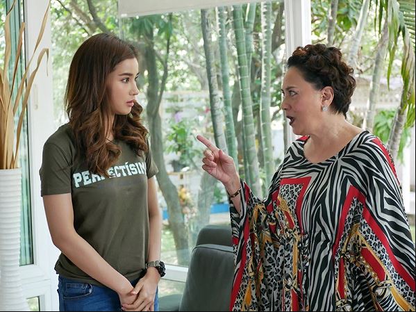 Vô tình nghe cuộc trò chuyện của mẹ chồng và chị dâu, em đắng lòng khi biết vì sao mình lại được ưu ái nhiều đến vậy