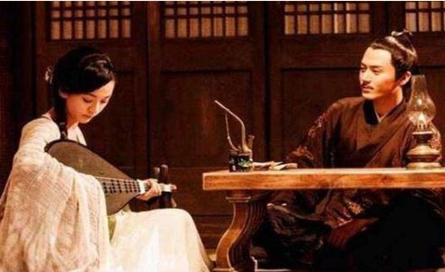 Nhà thổ thời cổ đại để làm gì? Có cả những người đàn ông cường tráng sống trong đó, bạn có biết tại sao không?