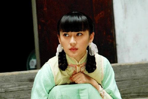 Tiểu thư nhà giàu thà chết cũng không lấy chàng trai nghèo, tì nữ nói: 'Cô không gả thì em gả!', tỳ nữ cuối cùng lại trở thành Tổng đốc phu nhân