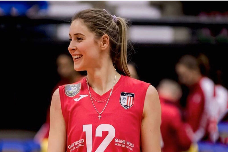 Hot girl bóng chuyền 'gây sốt' với gương mặt tựa 'tiên tử'