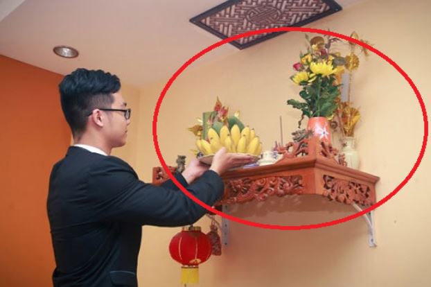 Chuyên gia phong thủy nhắc nhở: Nhà chật hẹp mấy cũng không nên đặt bàn thờ ở 3 vị trí này