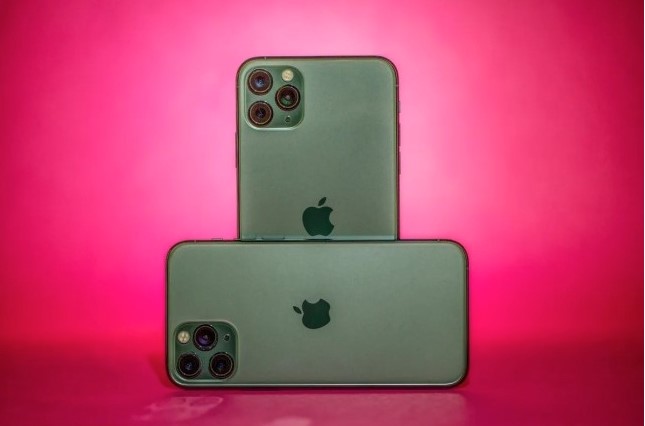 iPhone 11 Pro Max cũng ba mắt như iPhone 15 Pro Max, giá rẻ như iPhone 11 thường hút khách tháng 12