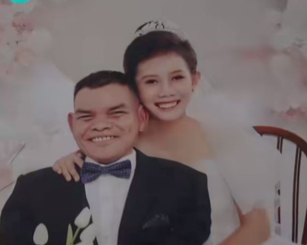 Độc lạ chuyện tình ông chú 'tí hon' chinh phục vợ trẻ kém 26 tuổi chỉ trong vòng 3 ngày