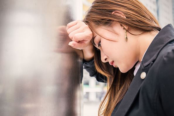 Chị gái U30 dẫn người yêu về ra mắt, mẹ em mừng còn hơn bắt được vàng nhưng khi gặp con rể tương lai, bà tái mét mặt bắt con gái chia tay