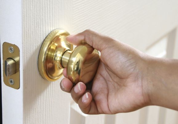 Chị em chú ý: 6 nơi bẩn nhất trong nhà không ngờ tới có thể là nơi trú ẩn cho virus